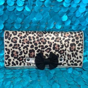 Beautiful Betsey Johnson large clutch style bag